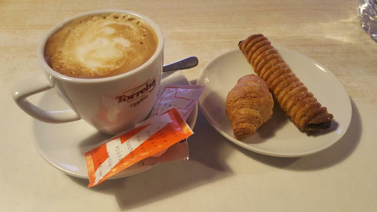 Hostal Roca Fayón 외부 사진